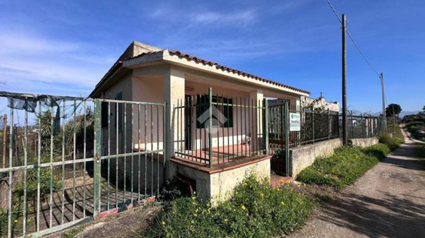 casa indipendente in vendita a Partinico