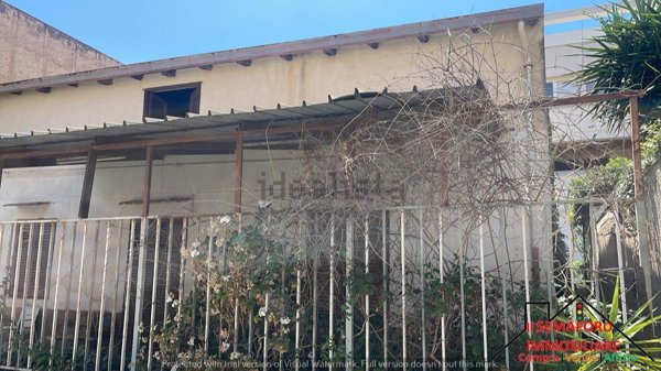 esavano in vendita a Partinico