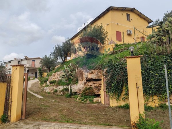 casa indipendente in vendita a Partinico