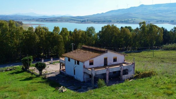 casa indipendente in vendita a Partinico