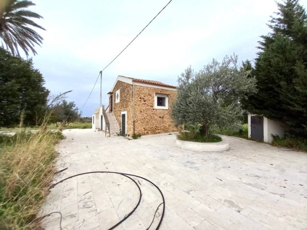casa indipendente in vendita a Partinico in zona Parrini
