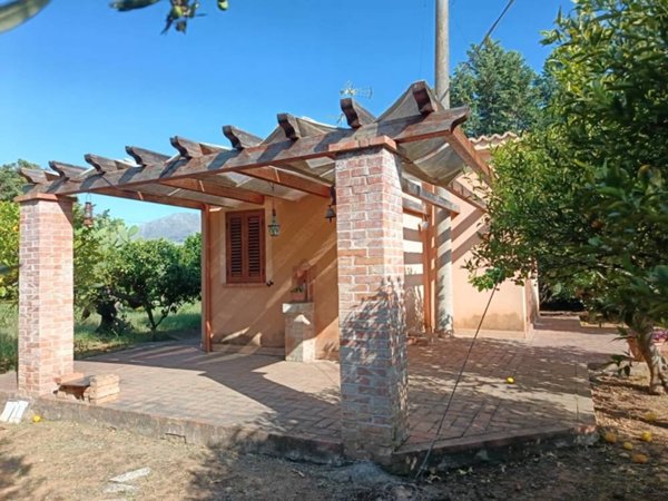 casa indipendente in vendita a Partinico
