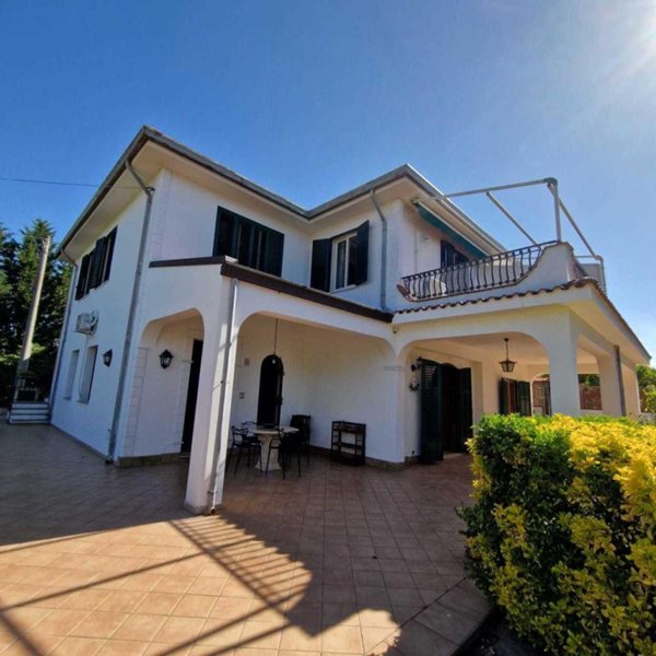 casa indipendente in vendita a Partinico