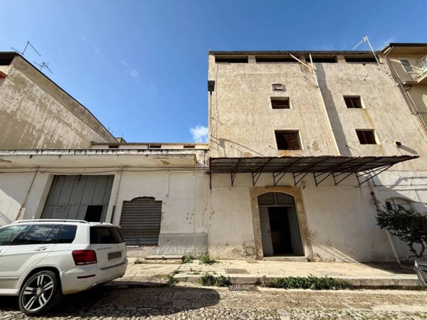 intera palazzina in vendita a Partinico