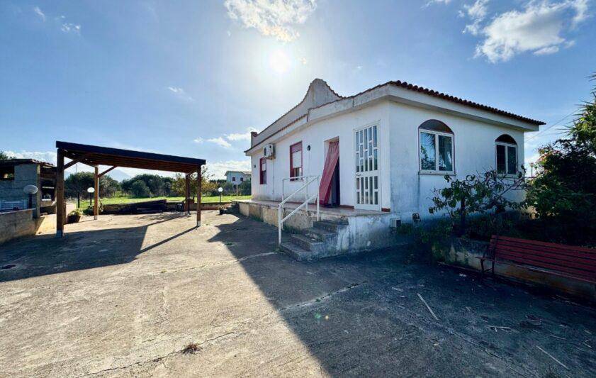 casa indipendente in vendita a Partinico