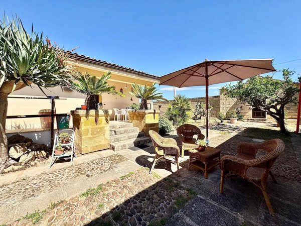 casa indipendente in vendita a Partinico in zona Parrini