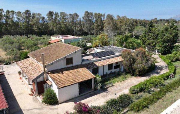 casa indipendente in vendita a Partinico