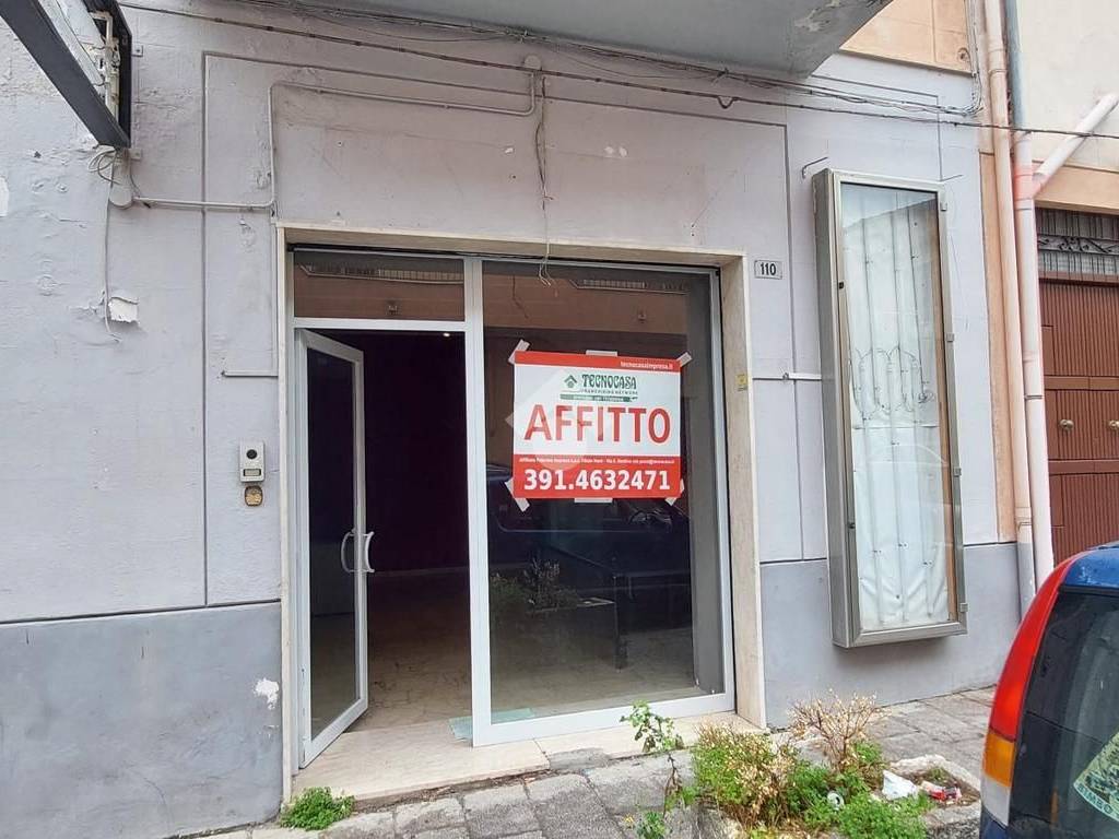 negozio in vendita a Partinico