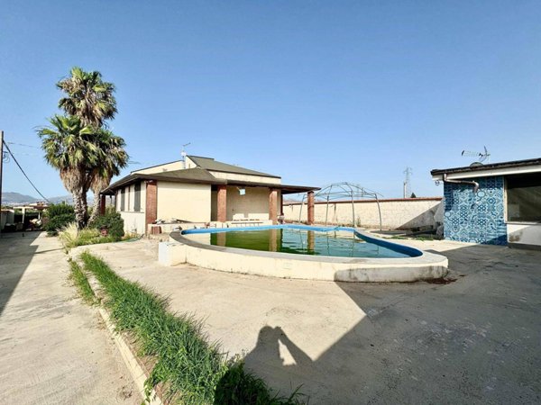 casa indipendente in vendita a Partinico