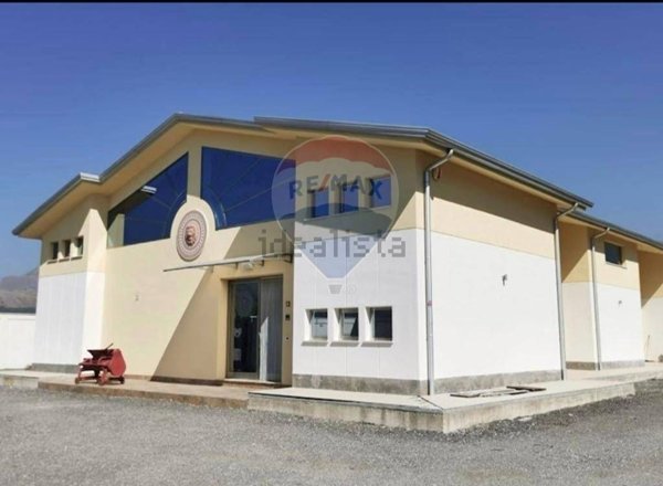 capannone in vendita a Partinico