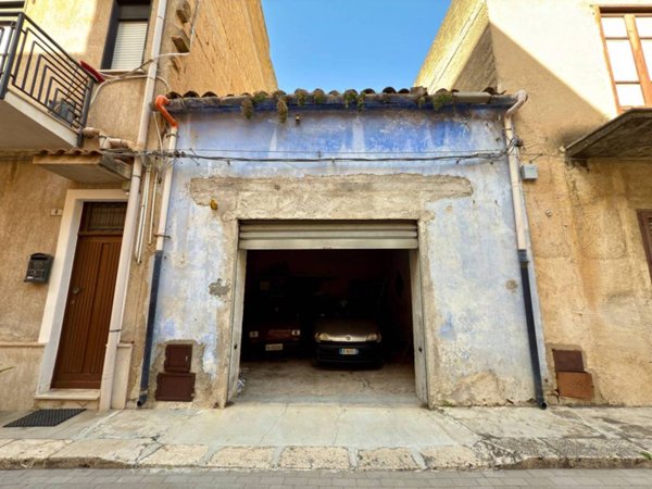 casa indipendente in vendita a Partinico