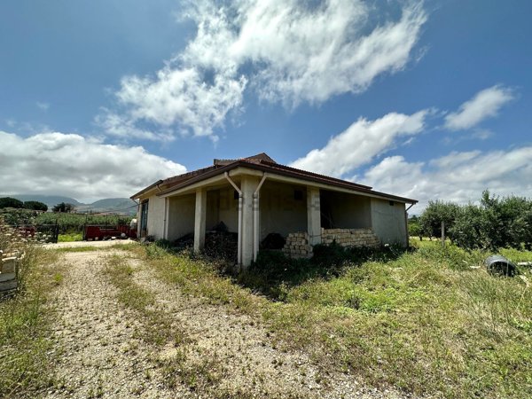 casa indipendente in vendita a Partinico