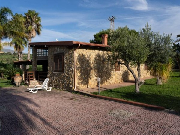 casa indipendente in vendita a Partinico in zona Parrini