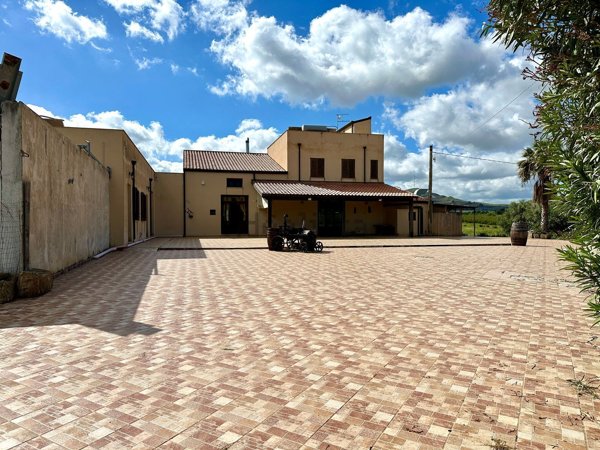 casa indipendente in vendita a Partinico