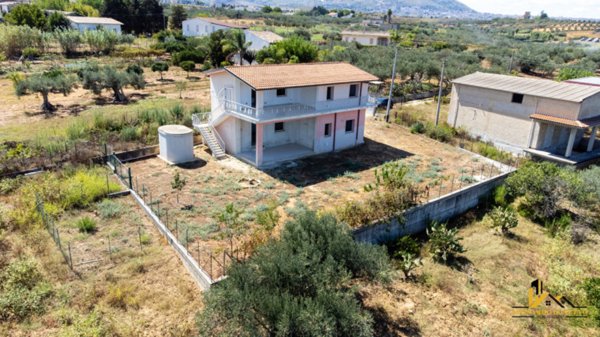 casa indipendente in vendita a Partinico