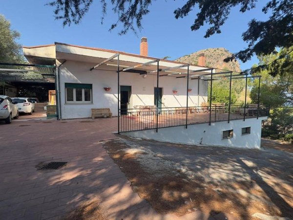 casa indipendente in vendita a Partinico