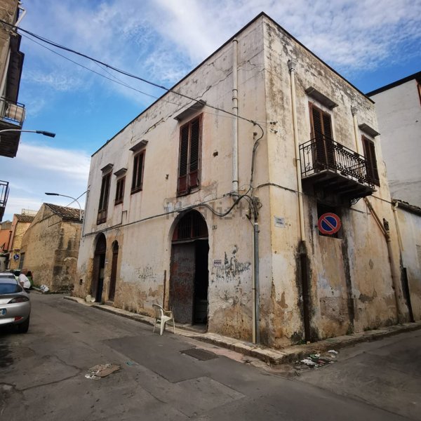 pentavano in vendita a Partinico