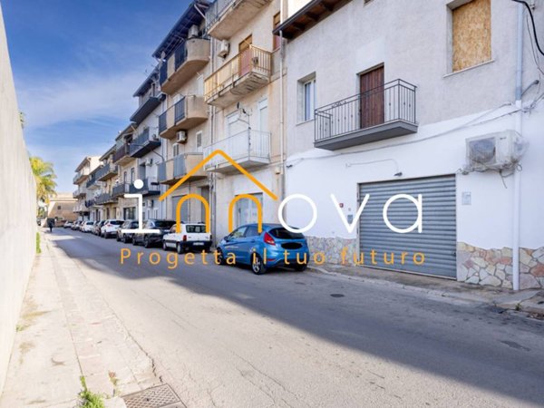 negozio in vendita a Partinico