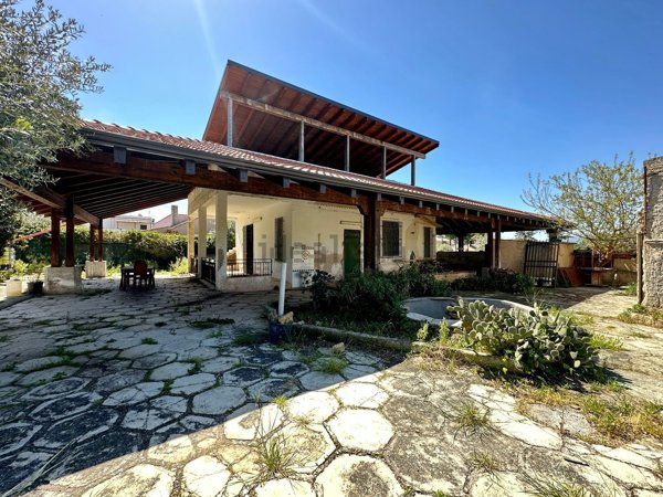 casa indipendente in vendita a Partinico