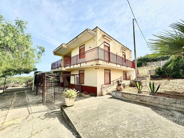 casa indipendente in vendita a Partinico