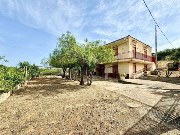 casa indipendente in vendita a Partinico