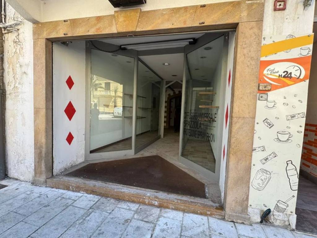 negozio in vendita a Partinico