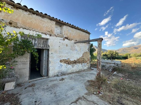 appartamento in vendita a Partinico in zona Parrini