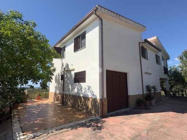 casa indipendente in vendita a Partinico