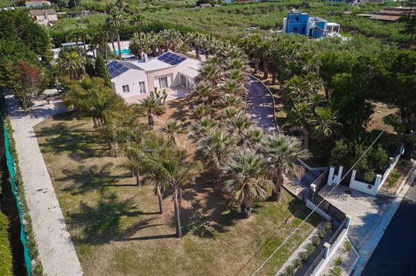 casa indipendente in vendita a Partinico in zona Parrini