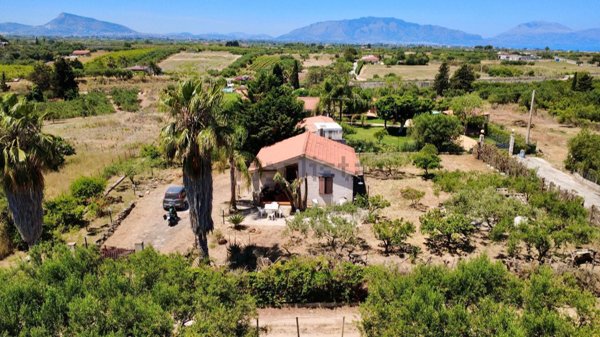 casa indipendente in vendita a Partinico