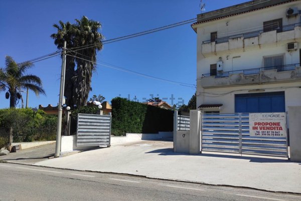 appartamento in vendita a Partinico in zona Parrini