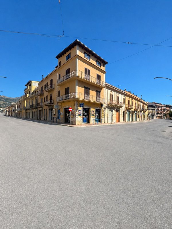 esavano in vendita a Partinico