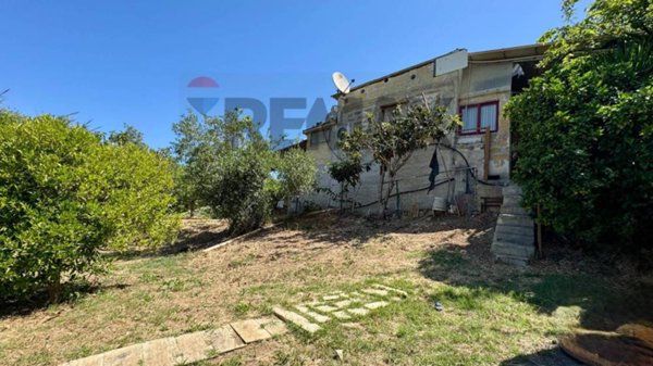 casa indipendente in vendita a Partinico in zona Parrini