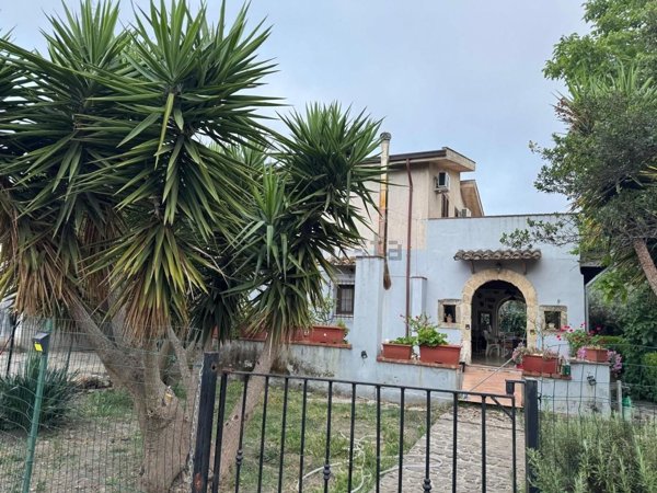 casa indipendente in vendita a Partinico