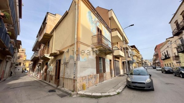 pentavano in vendita a Partinico