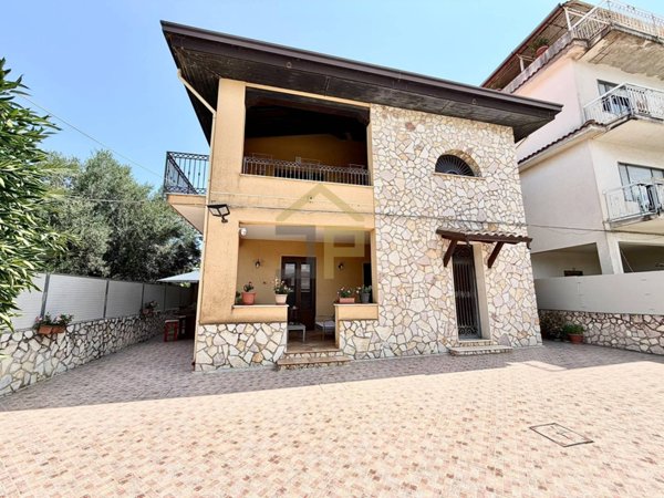 casa indipendente in vendita a Partinico
