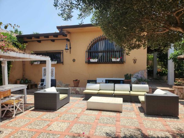 casa indipendente in vendita a Partinico in zona Parrini