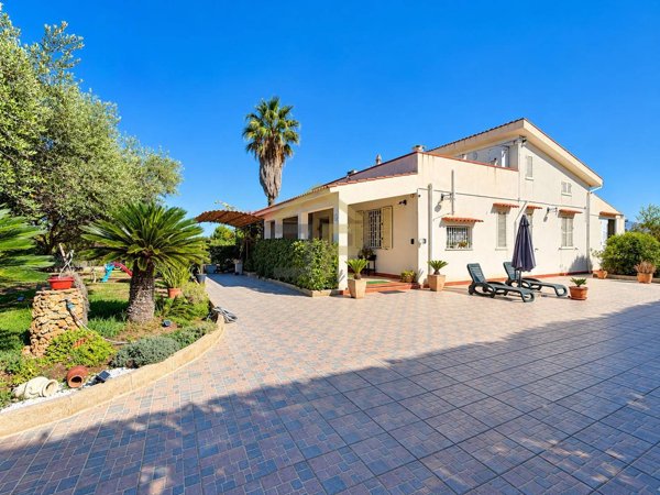 casa indipendente in vendita a Partinico in zona Parrini