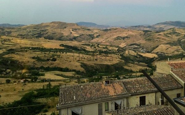pentavano in vendita a Petralia Soprana