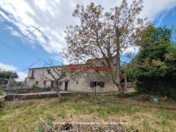 casa indipendente in vendita a Petralia Soprana in zona Pianello