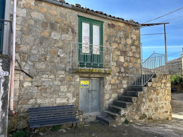 quadrivano in vendita a Petralia Soprana