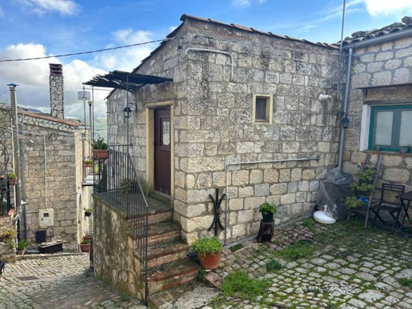 appartamento in vendita a Petralia Soprana in zona Pianello