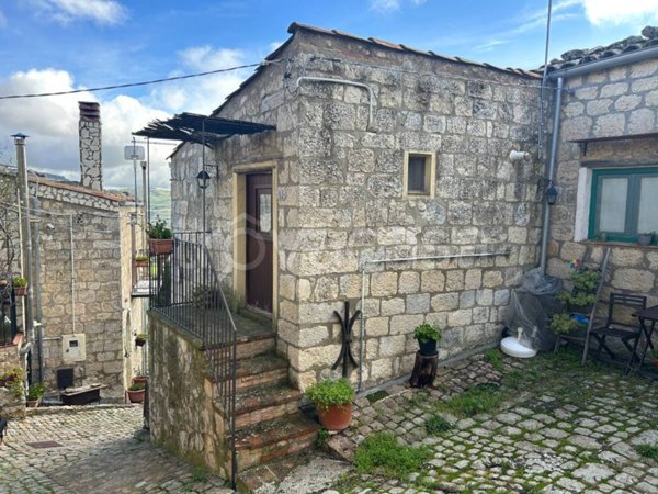 appartamento in vendita a Petralia Soprana in zona Pianello