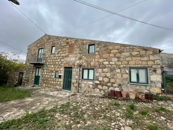 casa indipendente in vendita a Petralia Soprana in zona San Giovanni