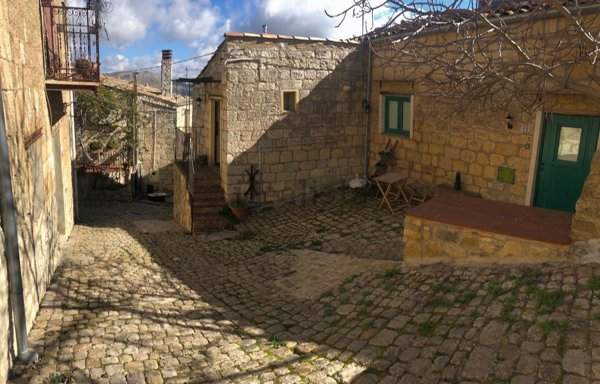 appartamento in vendita a Petralia Soprana in zona Pianello