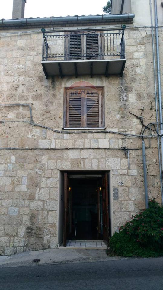 casa indipendente in vendita a Petralia Sottana in zona Piano Battaglia