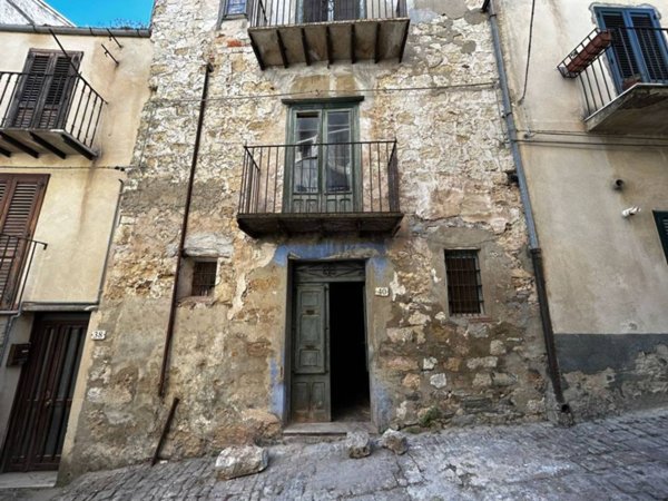 casa indipendente in vendita a Petralia Sottana in zona Piano Battaglia