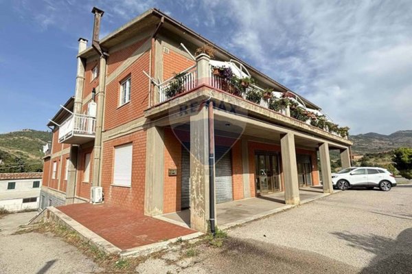 negozio in vendita a Petralia Sottana