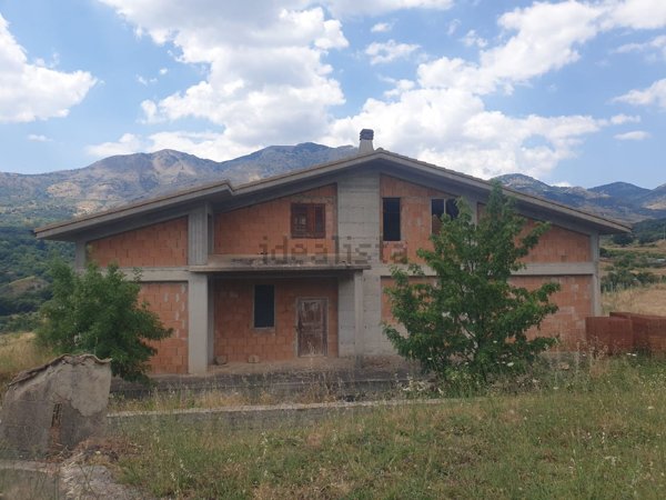 casa indipendente in vendita a Petralia Sottana in zona Piano Battaglia