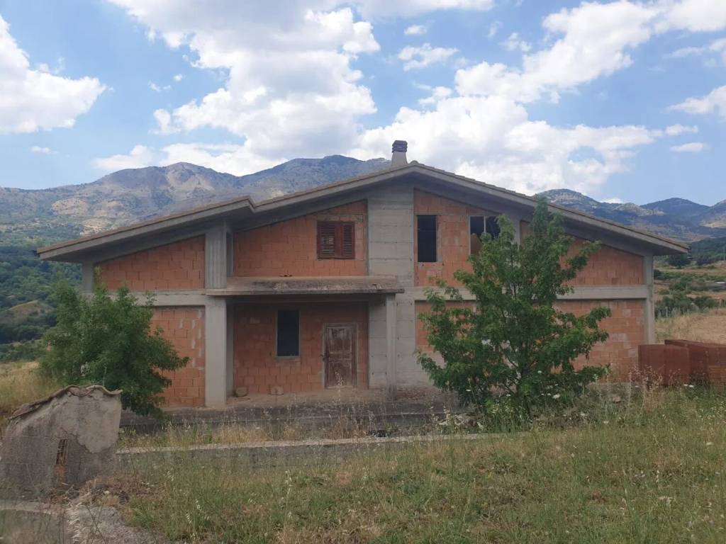 casa indipendente in vendita a Petralia Sottana in zona Piano Battaglia